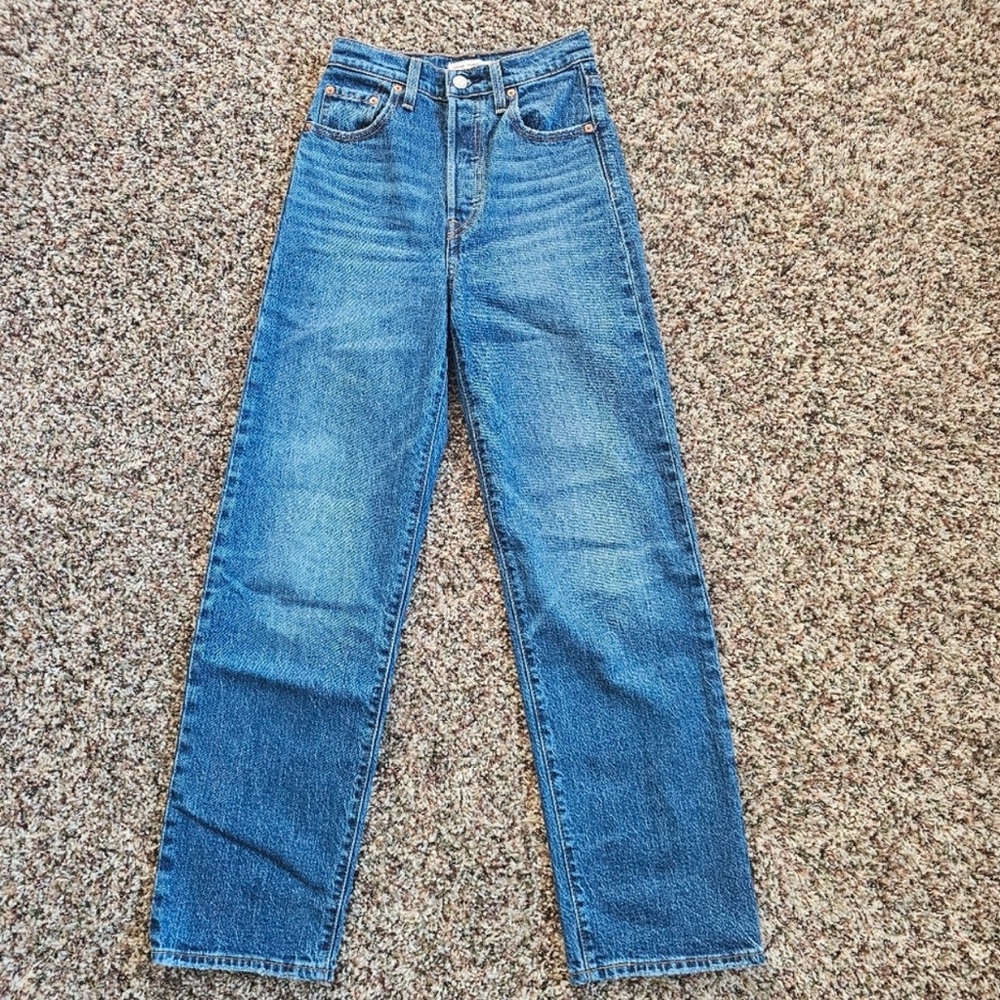 Levi’s buttonfly Ribcage straight Ankle jeans Size 23